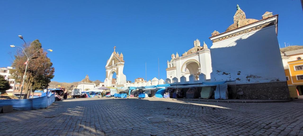 Hostal Sol Y Luna Bed & Breakfast Copacabana  Dış mekan fotoğraf